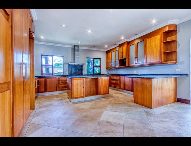 4 BEDROOM HOUSE TO LET IN HOUGHTON ESTATE
